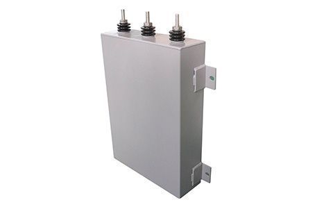 電容器的電容量一般是多少？可能與什么有關？